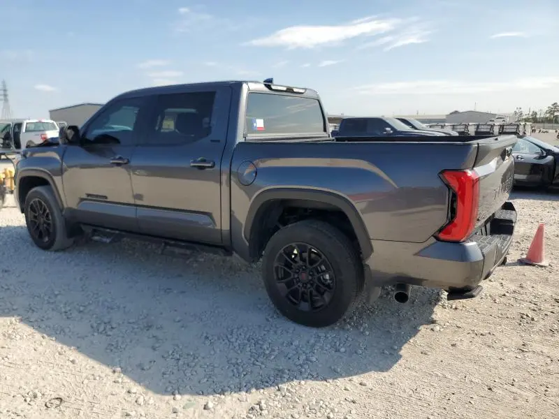 2024 TOYOTA TUNDRA CREWMAX SR  