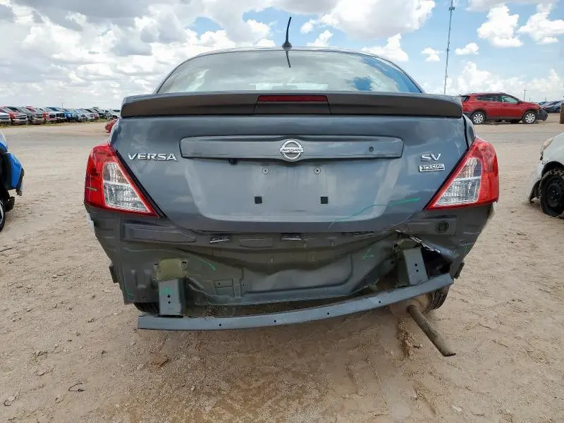 2018 NISSAN VERSA S  