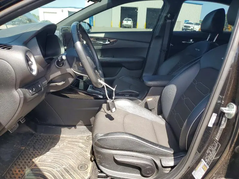 2023 KIA FORTE GT LINE  