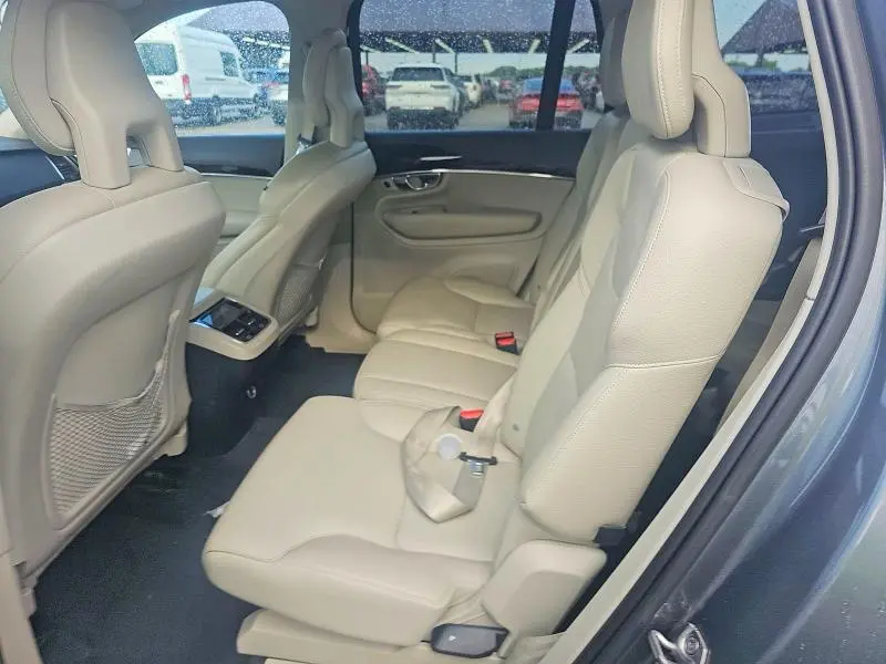 2017 VOLVO XC90 T6  