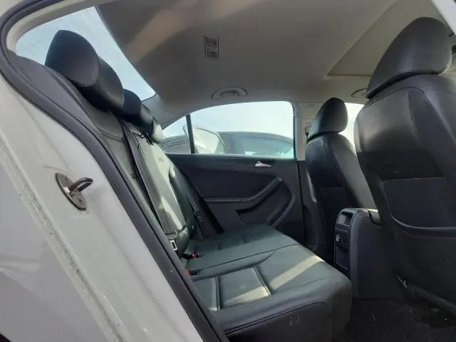 2012 VOLKSWAGEN JETTA SE  