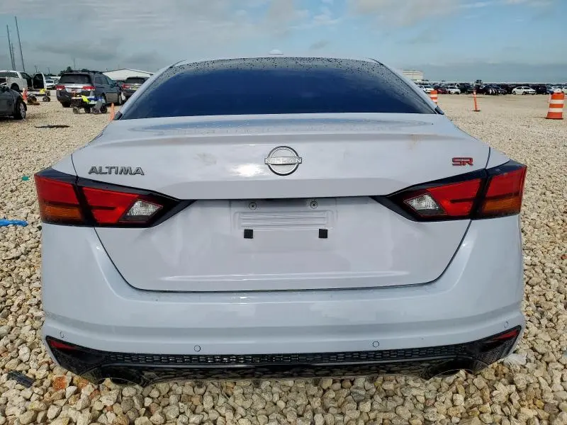 2024 NISSAN ALTIMA SR  