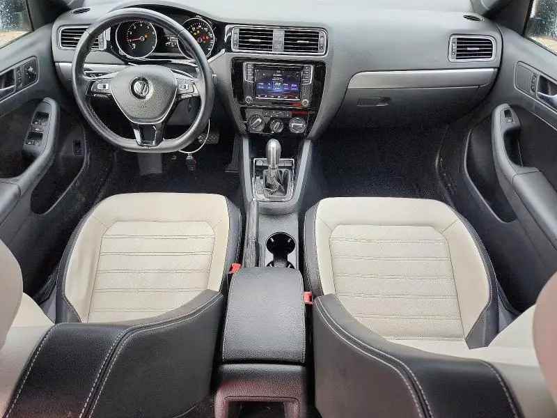 2016 VOLKSWAGEN JETTA SPORT  