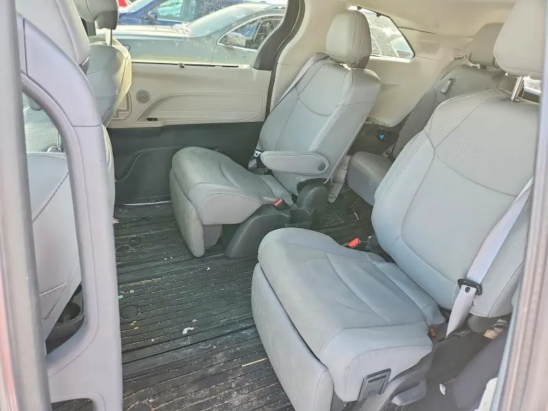 2024 TOYOTA SIENNA LIMITED  