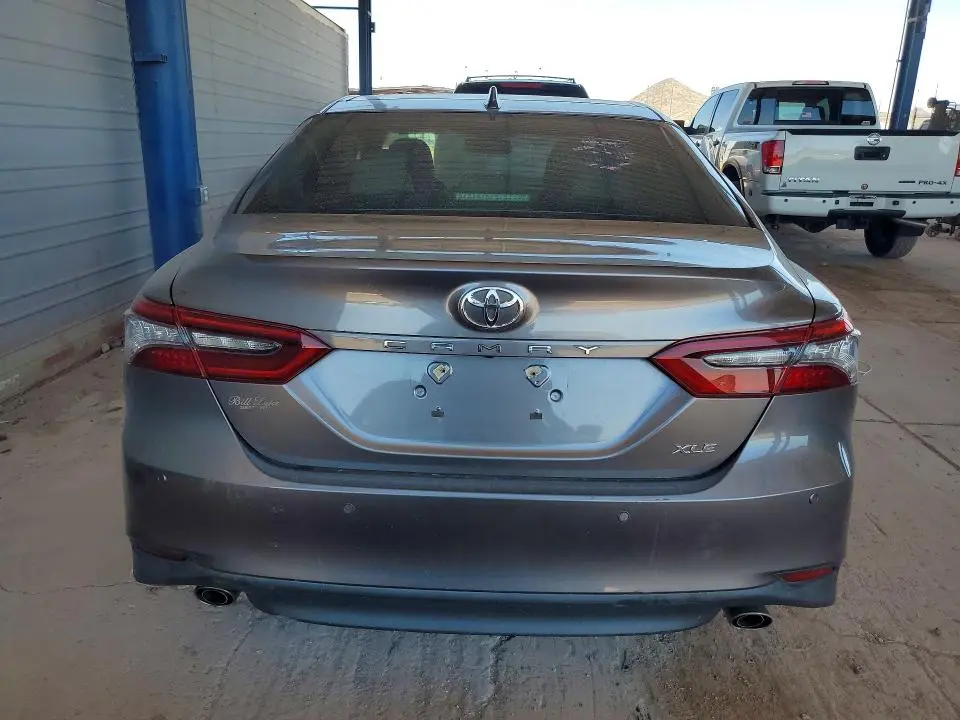 2021 TOYOTA CAMRY XLE  