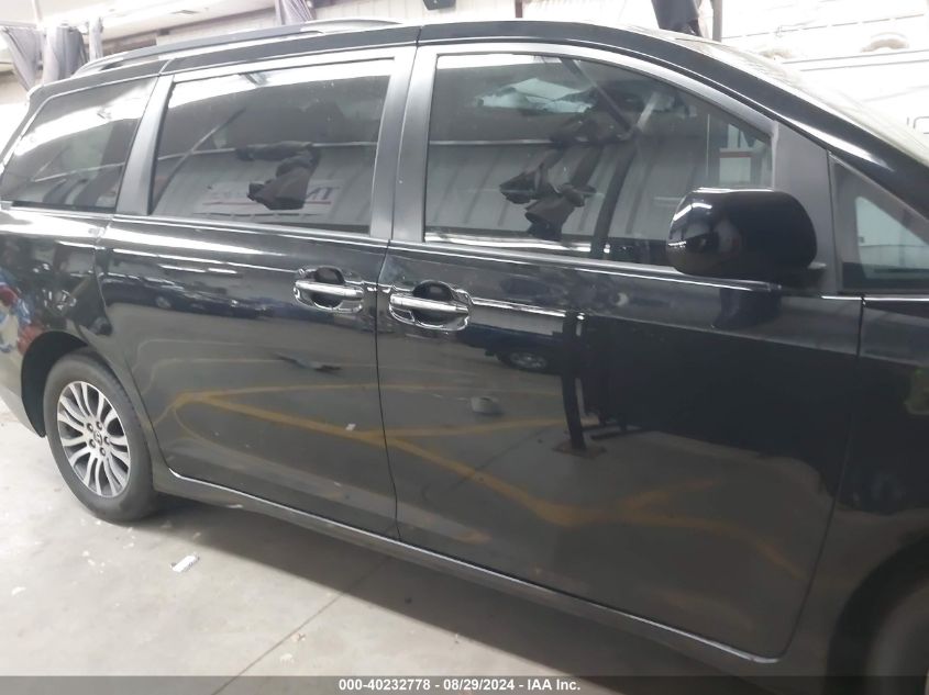 2019 TOYOTA SIENNA XLE 8 PASSENGER