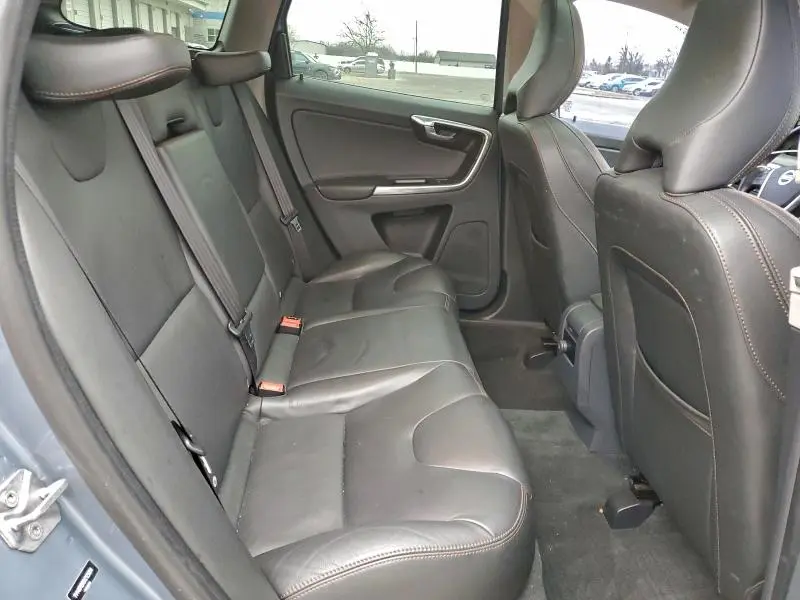 2017 VOLVO XC60 T5 DYNAMIC  