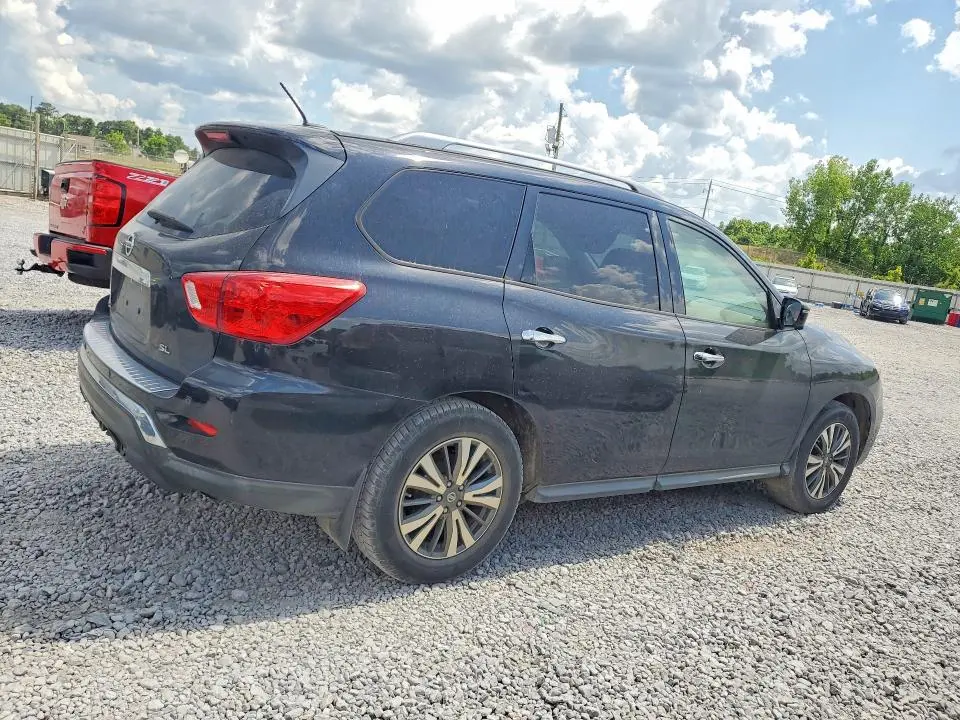2017 NISSAN PATHFINDER SL  
