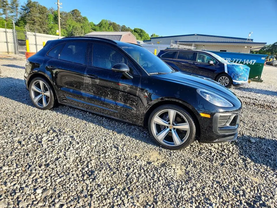 2022 PORSCHE MACAN   