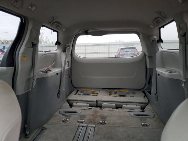 2013 TOYOTA SIENNA XLE