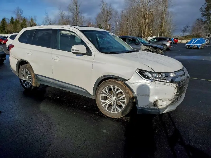 2017 MITSUBISHI OUTLANDER SE  