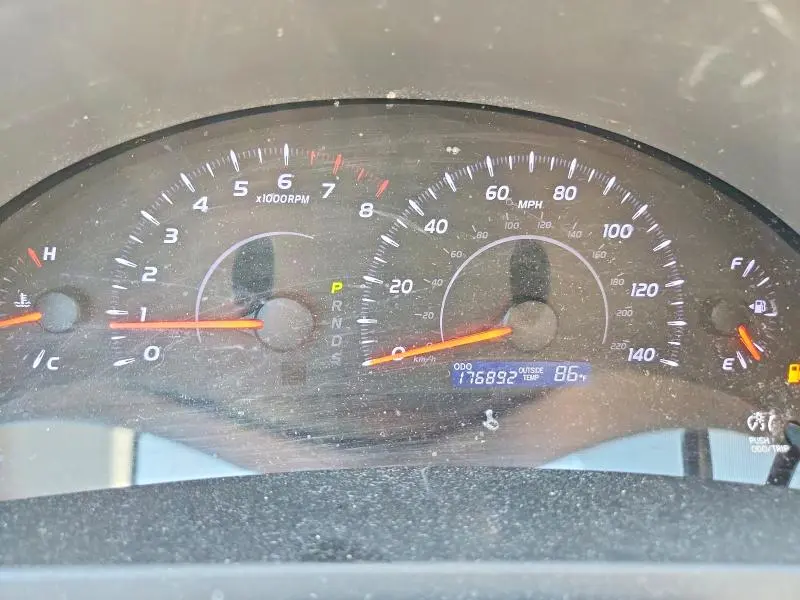2010 TOYOTA CAMRY LE  
