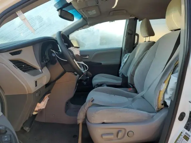 2015 TOYOTA SIENNA LE  