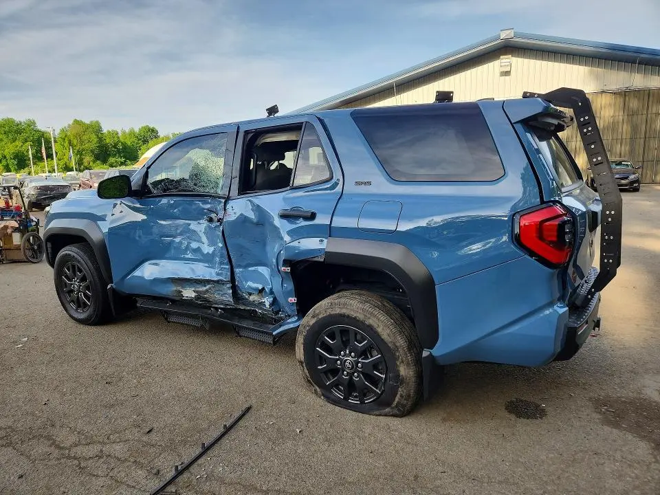 2025 TOYOTA 4RUNNER SR5  
