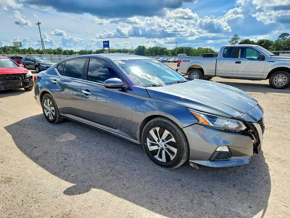 2020 NISSAN ALTIMA S  