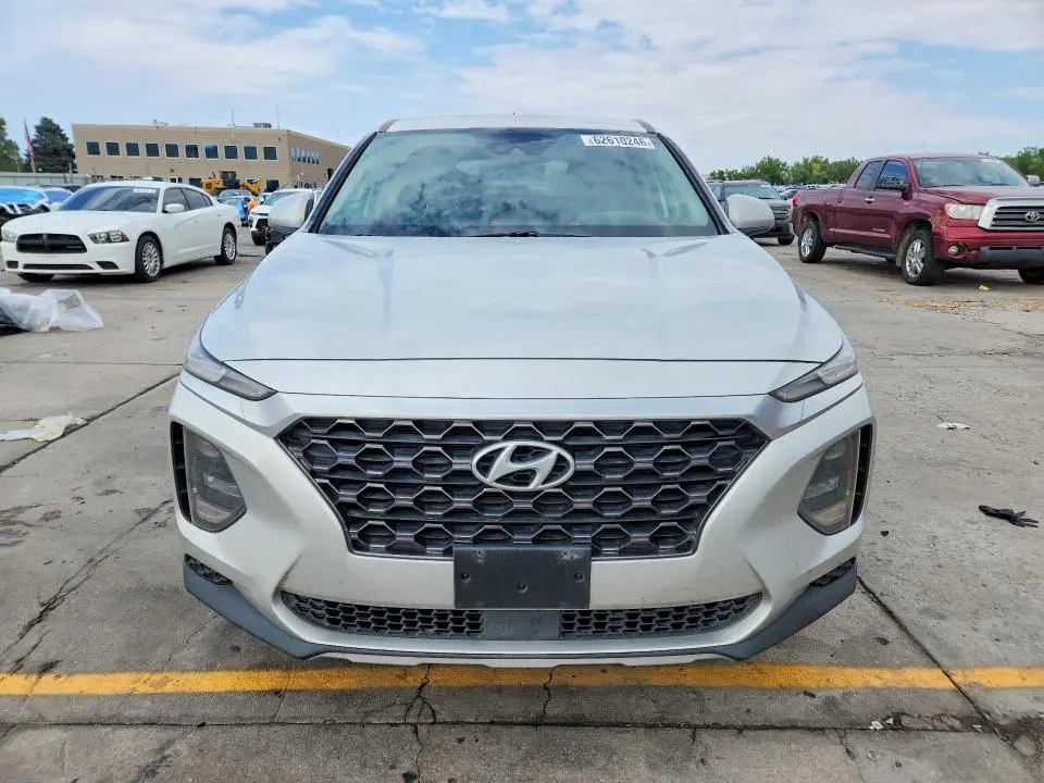 2019 HYUNDAI SANTA FE SE  