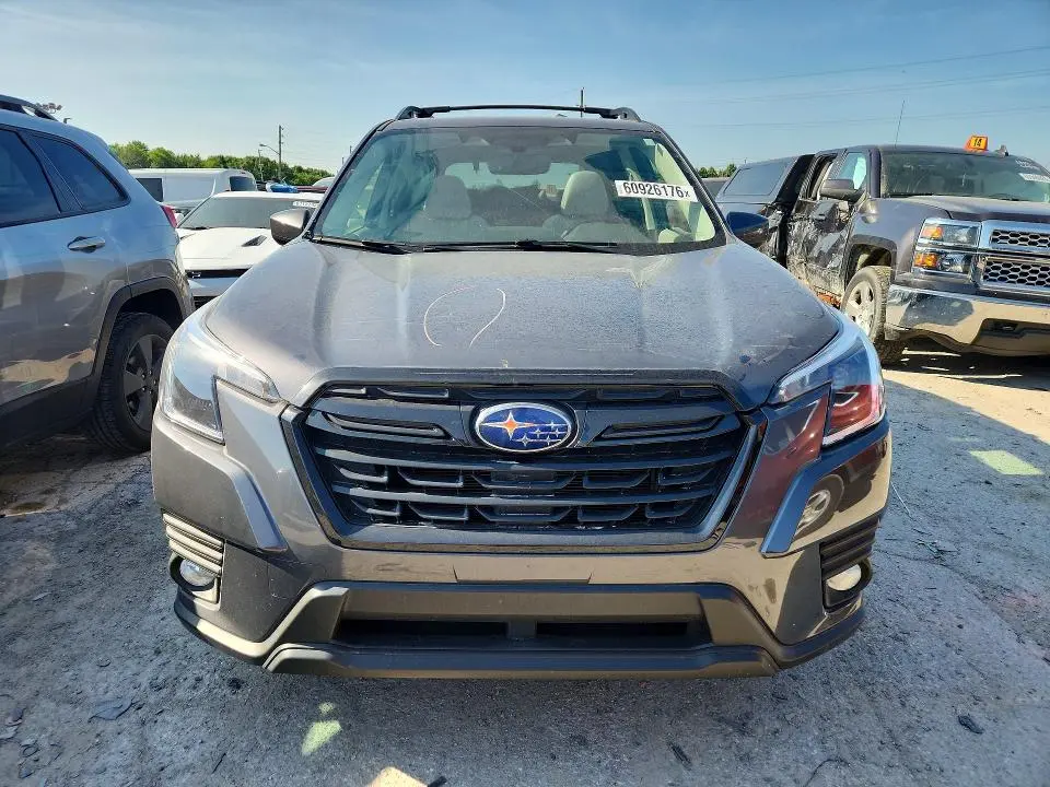 2023 SUBARU FORESTER PREMIUM  