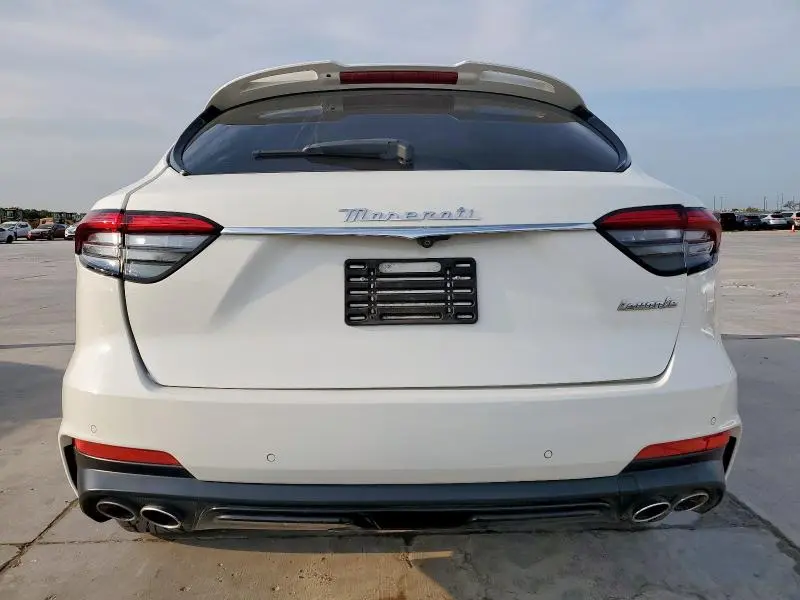 2022 MASERATI LEVANTE MODENA  