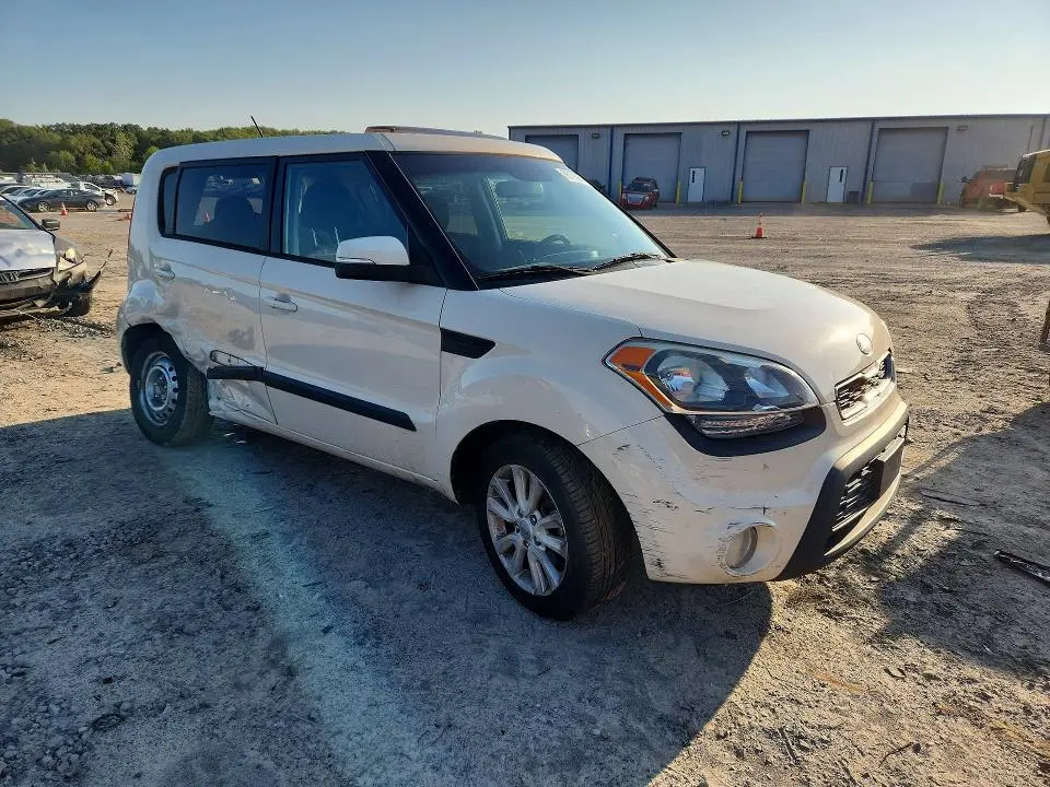 2013 KIA SOUL +  