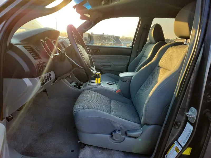 2011 TOYOTA TACOMA V6  