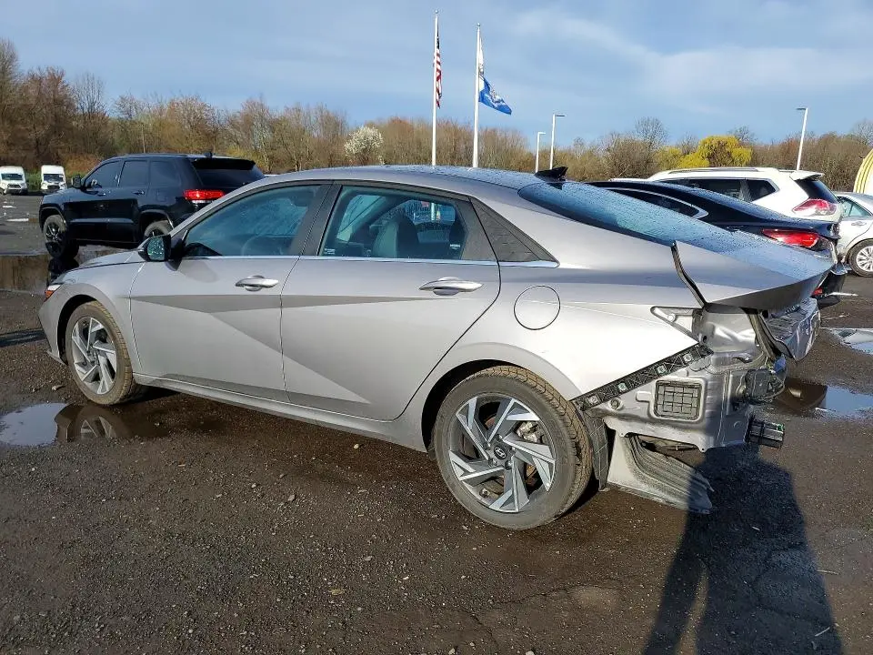 2025 HYUNDAI ELANTRA LIMITED  