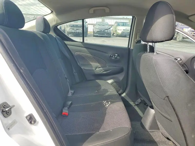 2018 NISSAN VERSA SV  