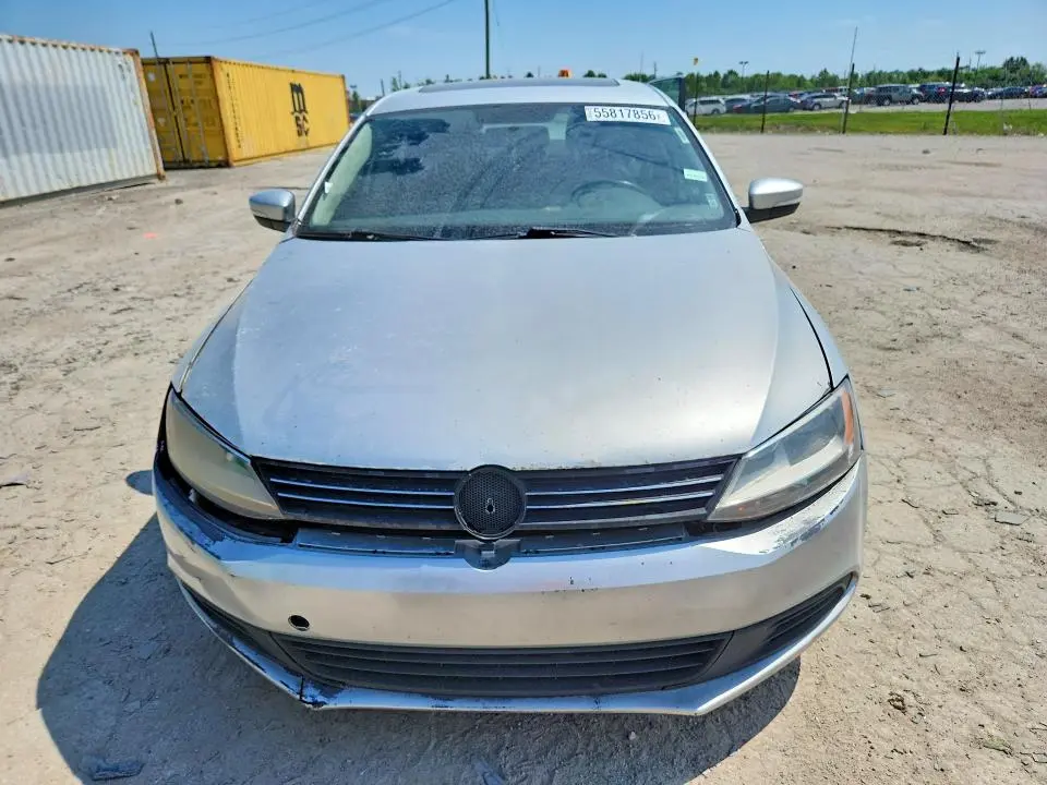 2011 VOLKSWAGEN JETTA SE  