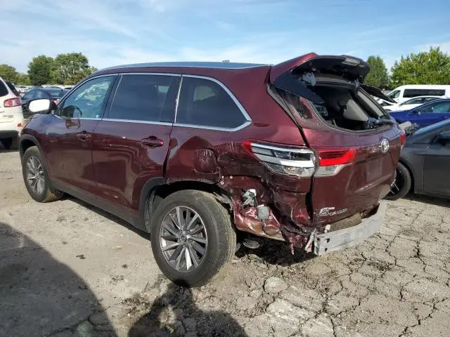 2019 TOYOTA HIGHLANDER SE  