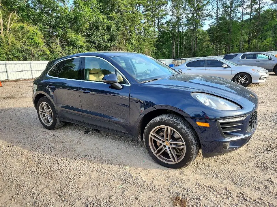 2016 PORSCHE MACAN S  