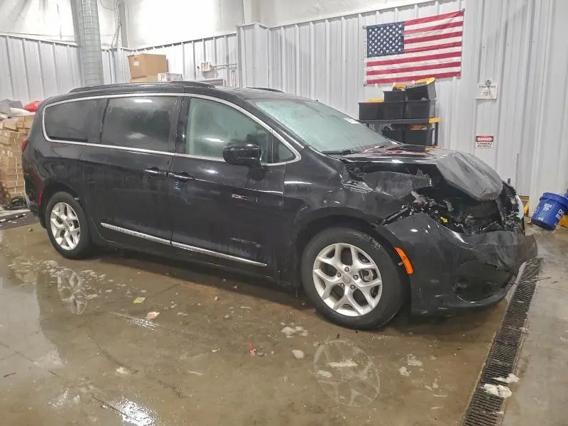2017 CHRYSLER PACIFICA TOURING L  