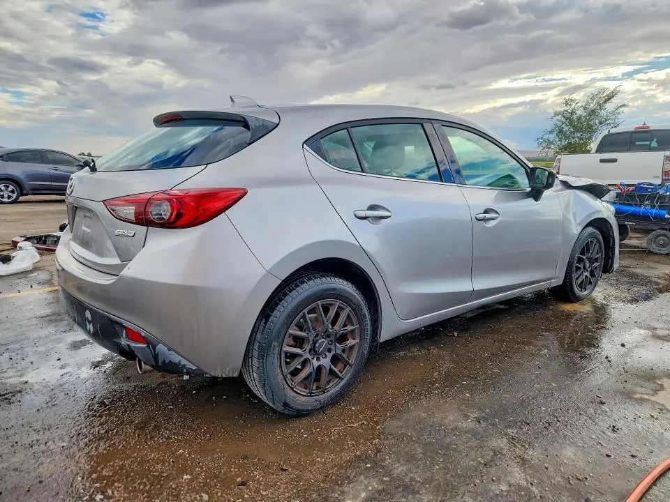 2016 MAZDA 3 TOURING  
