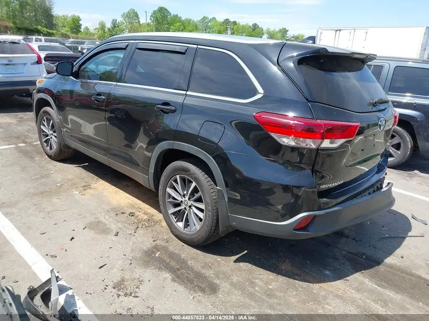 2019 TOYOTA HIGHLANDER XLE