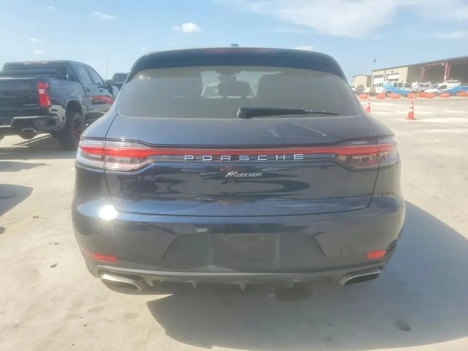 2021 PORSCHE MACAN   