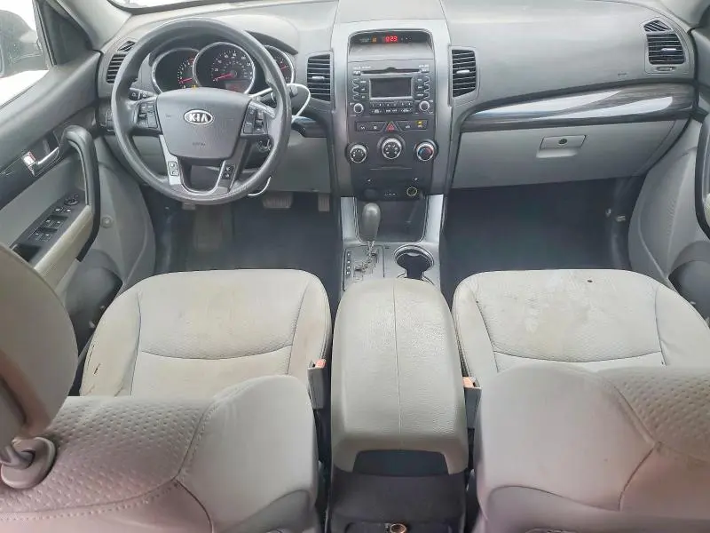 2011 KIA SORENTO LX  