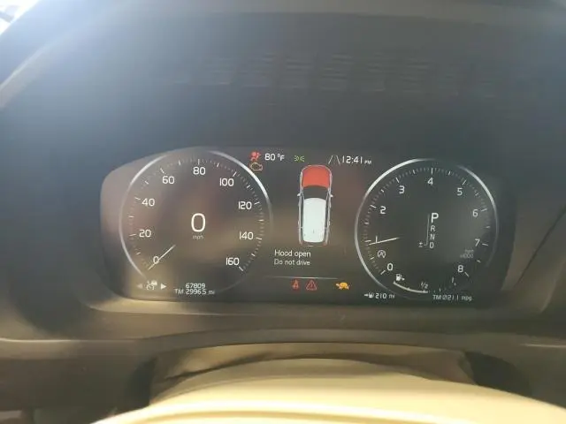 2018 VOLVO XC90 T5  