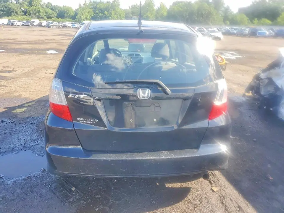 2011 HONDA FIT   
