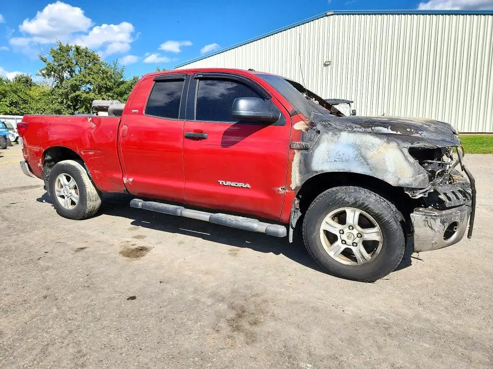2011 TOYOTA TUNDRA DOUBLE CAB SR5  