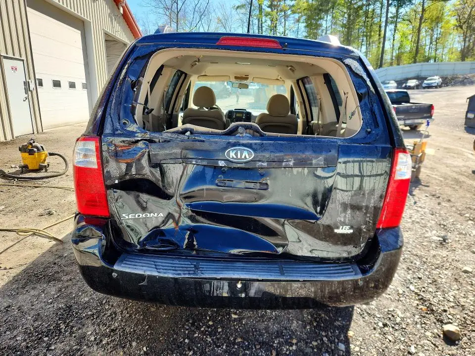 2010 KIA SEDONA LX  