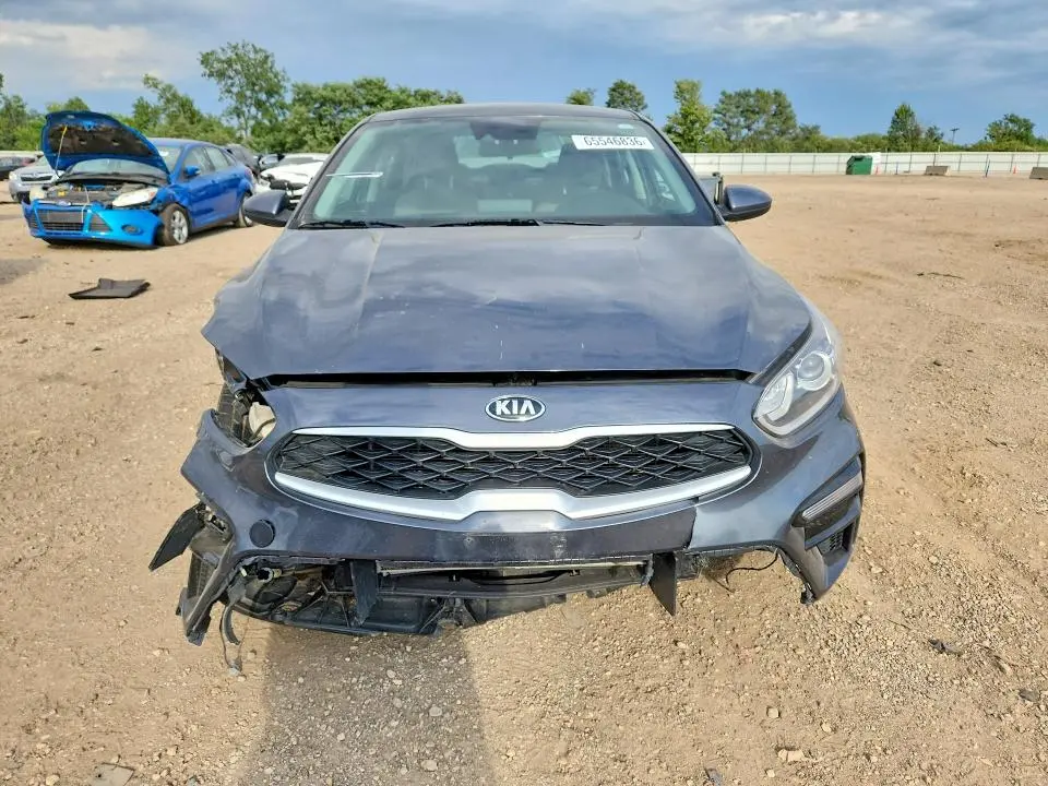2021 KIA FORTE LXS  
