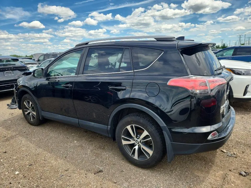2017 TOYOTA RAV4 XLE  