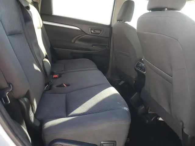 2016 TOYOTA HIGHLANDER LE  