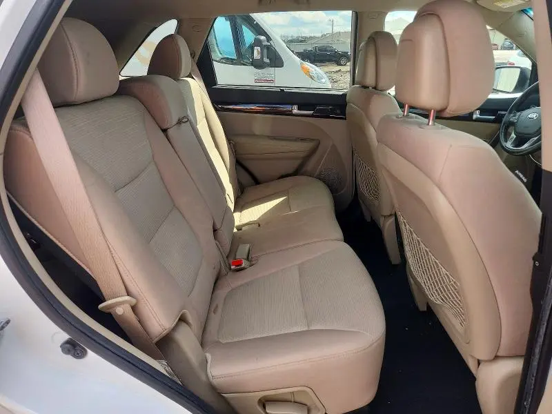 2014 KIA SORENTO LX  