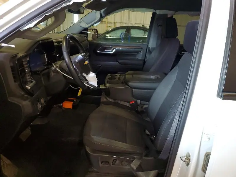 2024 CHEVROLET SILVERADO K1500 LT  