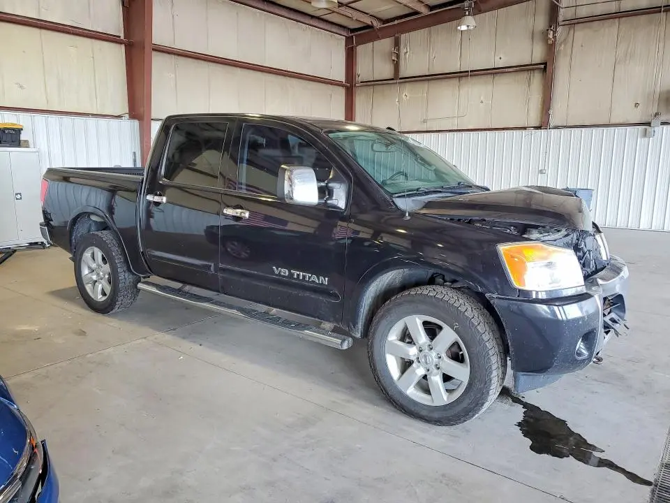2014 NISSAN TITAN SL  