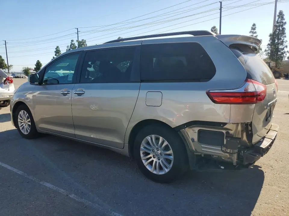 2016 TOYOTA SIENNA XLE 8-PASSENGER  