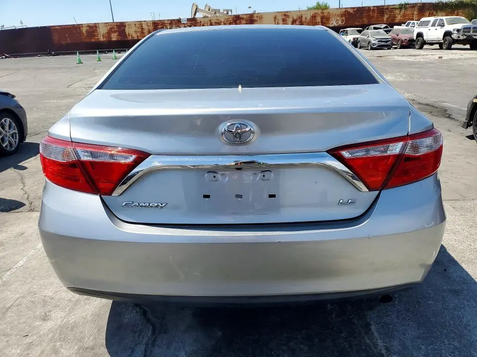2016 TOYOTA CAMRY LE  