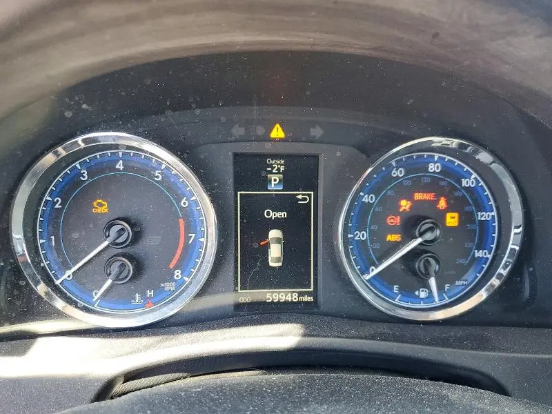 2017 TOYOTA COROLLA SE  