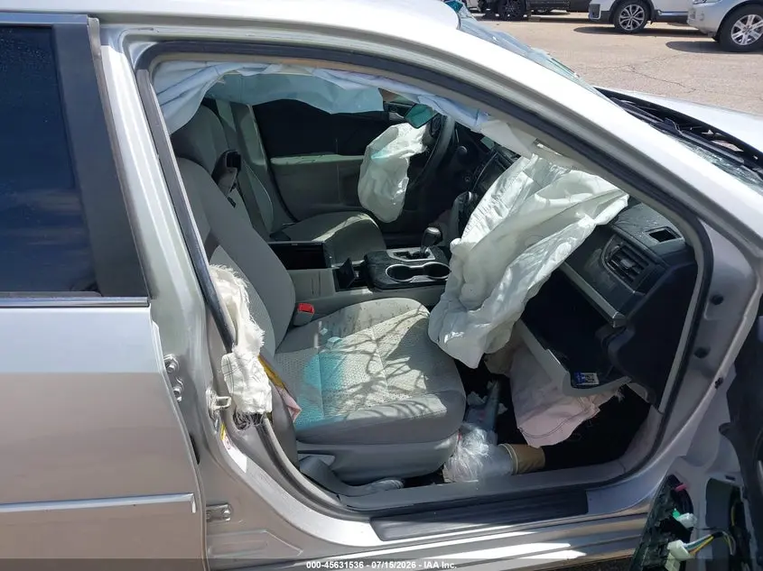 2014 TOYOTA CAMRY LE