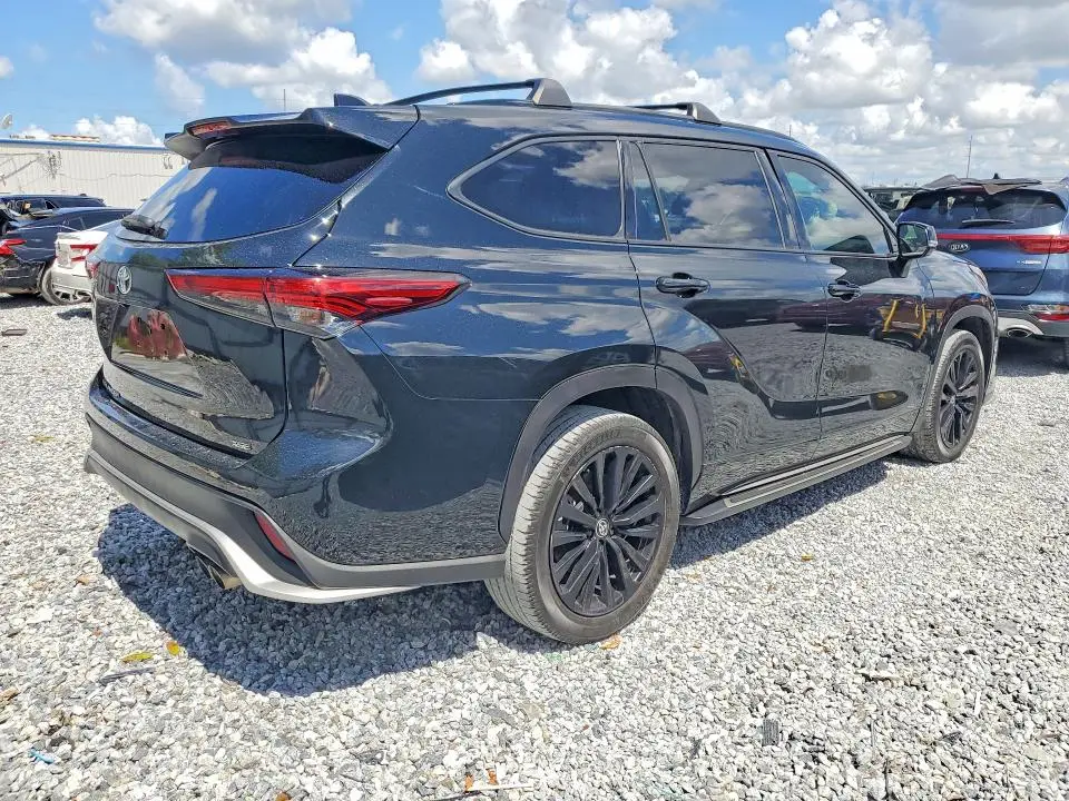 2023 TOYOTA HIGHLANDER XSE  