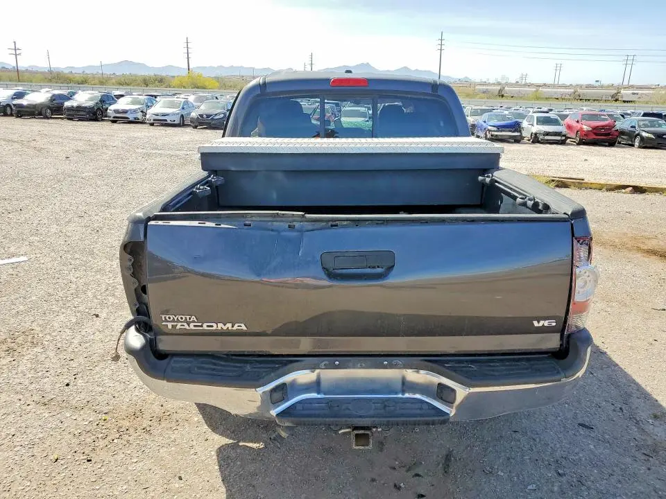 2011 TOYOTA TACOMA V6  